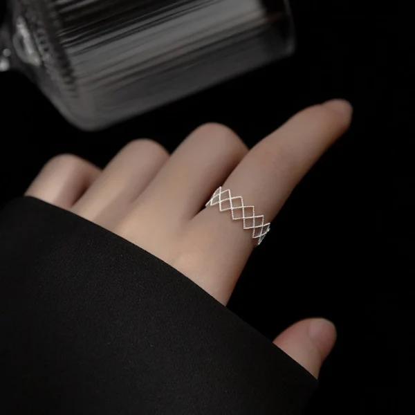 315a050a4dbd344799592c974c108392 Zig‑zag Geometric Open Ring