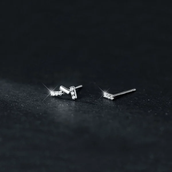 sg-11134201-22090-qe5985qb5yhv99 Splendous Stud Earrings