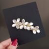 Cat-Eye Floral Hairpin Elegant Flower Design Hair Accessory