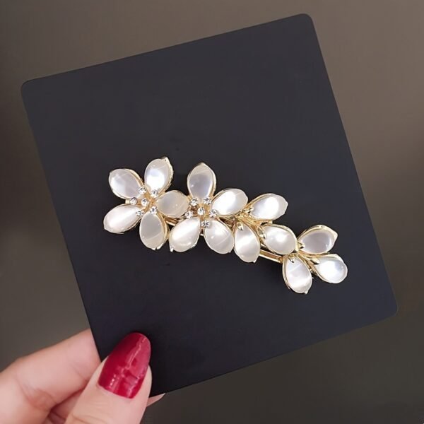 Cat-Eye Floral Hairpin Elegant Flower Design Hair Accessory