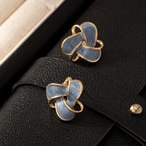bb429dfe-9fdf-4db4-bbce-f7455685a485.jpg Vintage Palace Earrings Elegant Taro Purple Luxury Studs