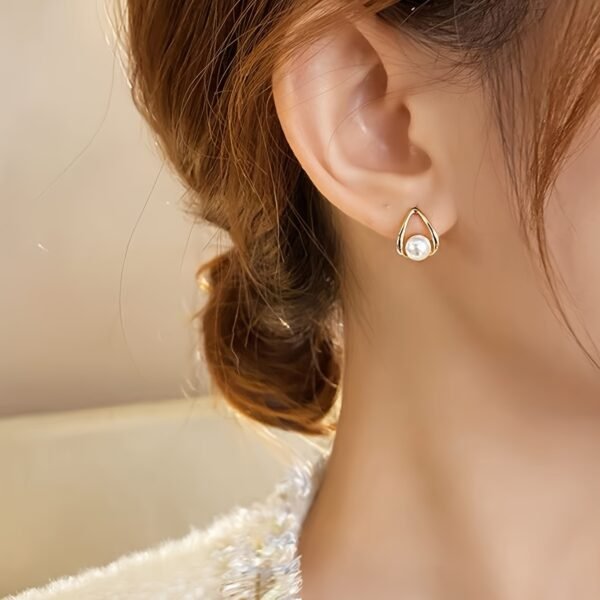 French Teardrop Pearl Stud Earrings Elegant Geometric Daily Jewelry